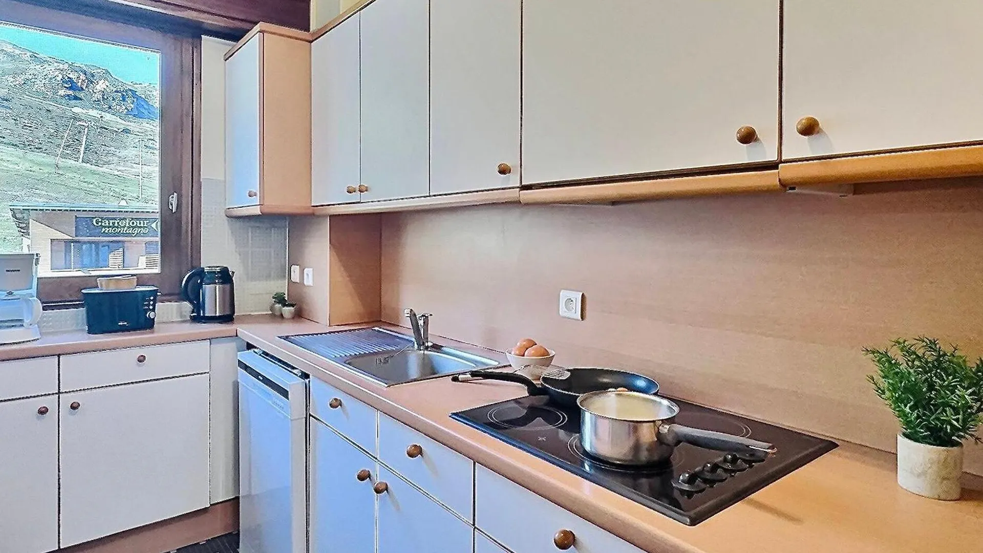 Grand 2 Pieces Fonctionnel, Balcon Sud, Coeur De Station, 6 Pers, Parking Inclus, Proche Pistes Et Commerces. - Fr-1-411-381 Tignes Γαλλία